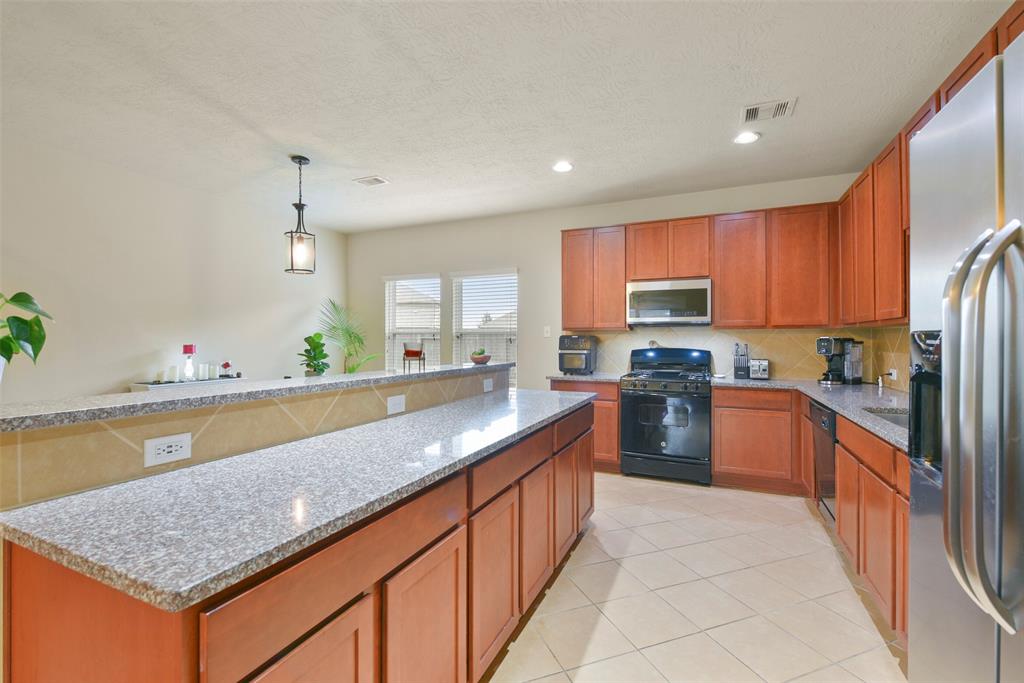 2310 Moonstone Court, Texas City, Texas image 5