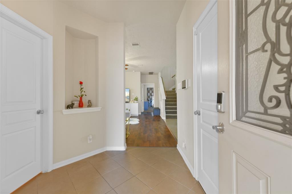 2310 Moonstone Court, Texas City, Texas image 3