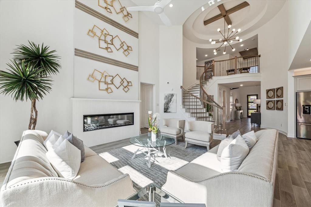 106 Mockingbird Trails Drive, Willis, Texas image 3