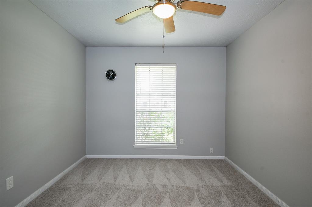 25635 Glen Loch Drive, Spring, Texas image 15