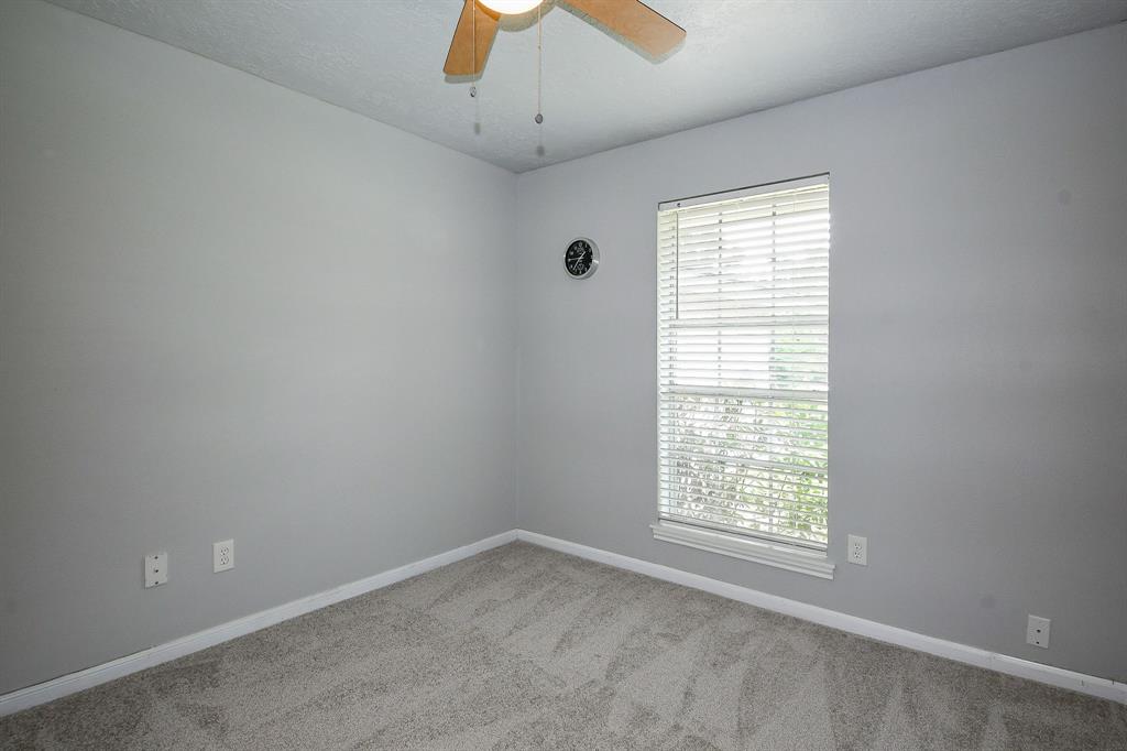 25635 Glen Loch Drive, Spring, Texas image 16