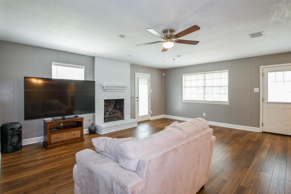 25635 Glen Loch Drive, Spring, Texas image 7