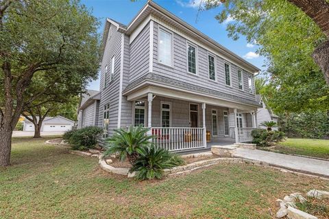 A home in La Grange