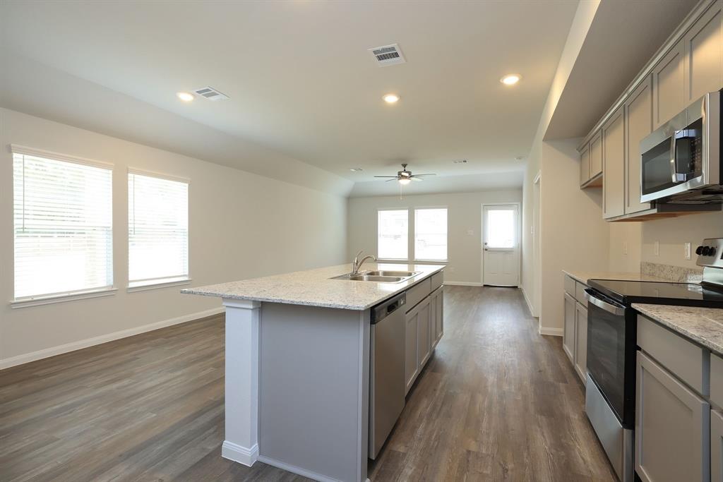 26439 Lakeshore Drive, Hempstead, Texas image 7