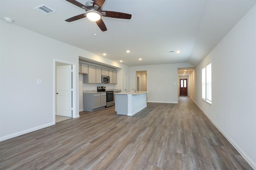26439 Lakeshore Drive, Hempstead, Texas image 5