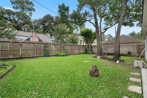 Single Family Residence in Houston TX 5118 Wightman Court 32.jpg