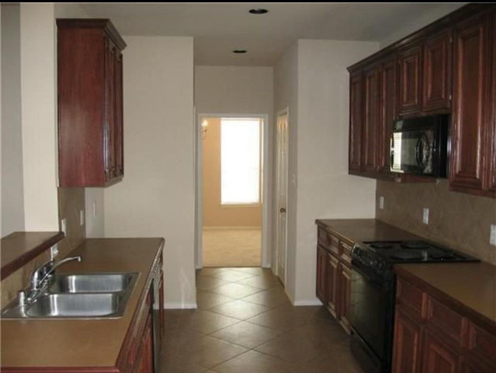 4923 Lake Gladewater Court, Richmond, Texas image 2