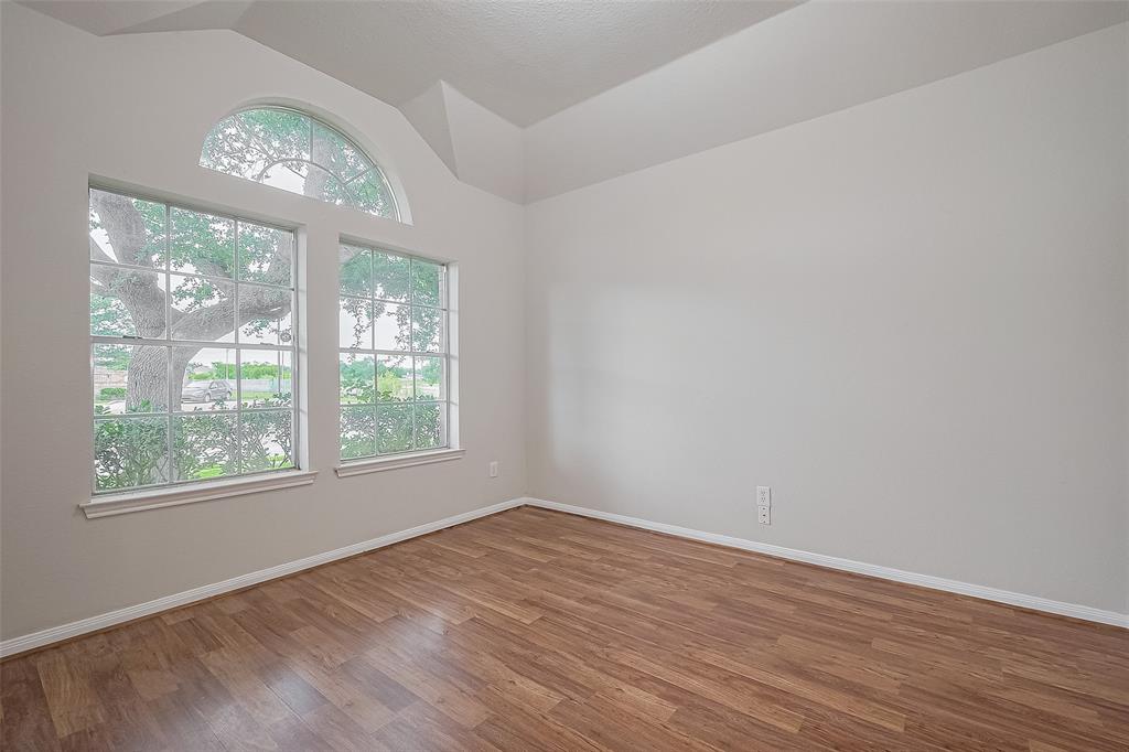 7407 Breda Drive, Baytown, Texas image 19