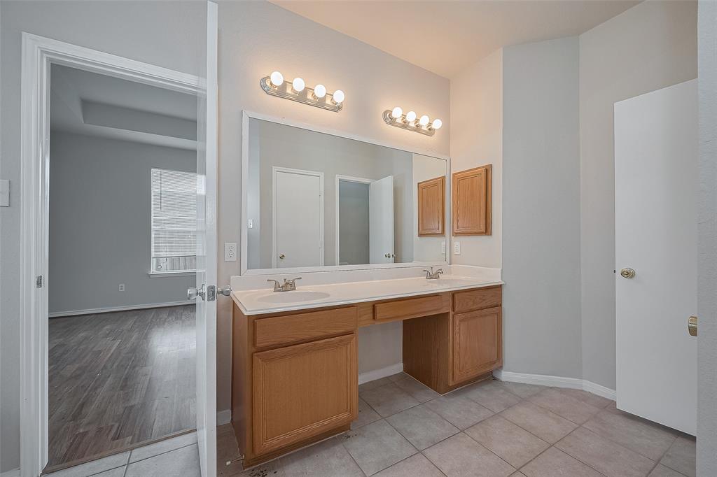 7407 Breda Drive, Baytown, Texas image 33