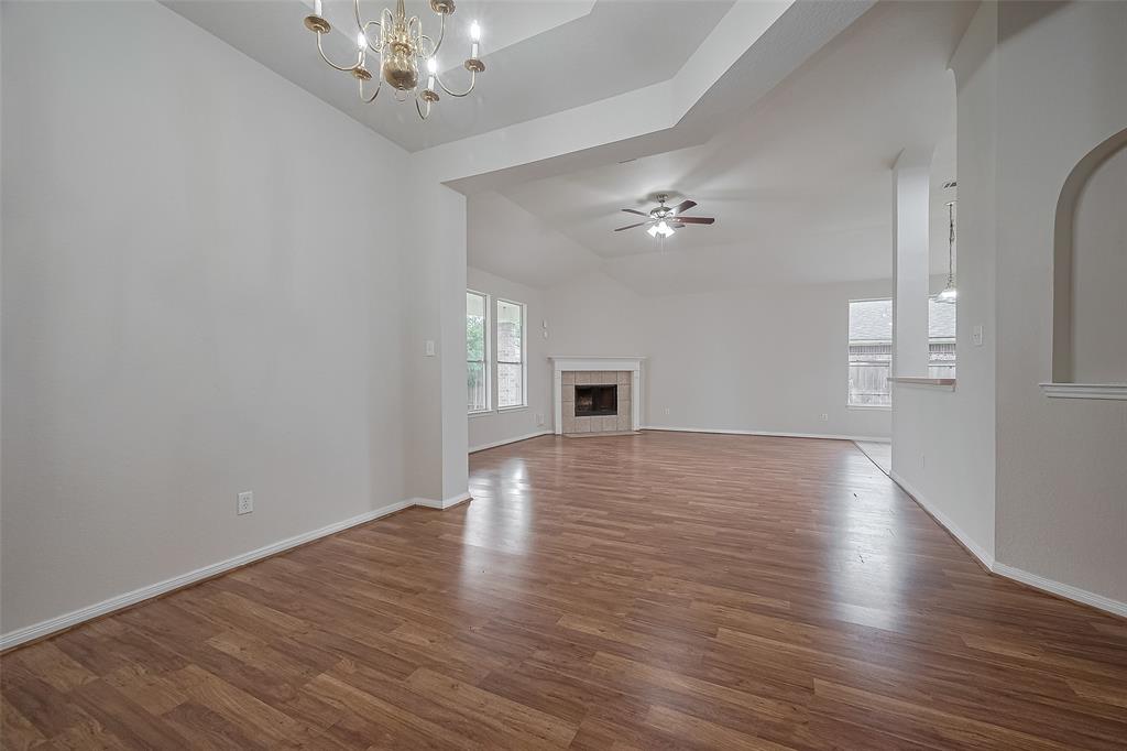 7407 Breda Drive, Baytown, Texas image 5