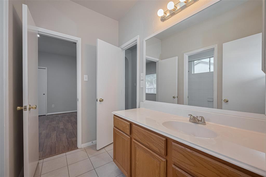 7407 Breda Drive, Baytown, Texas image 23
