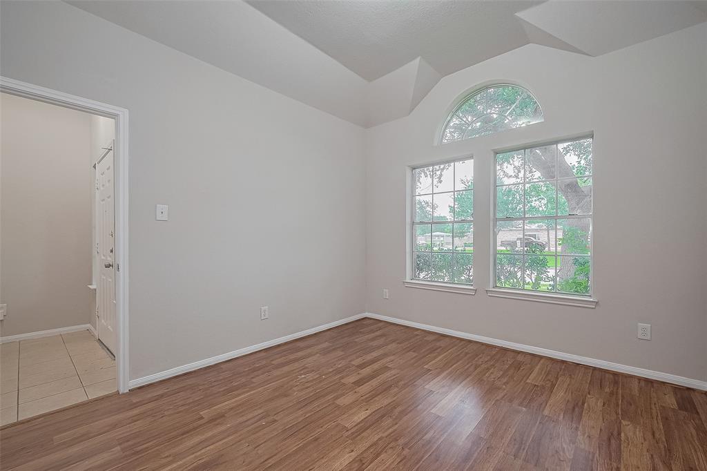 7407 Breda Drive, Baytown, Texas image 22