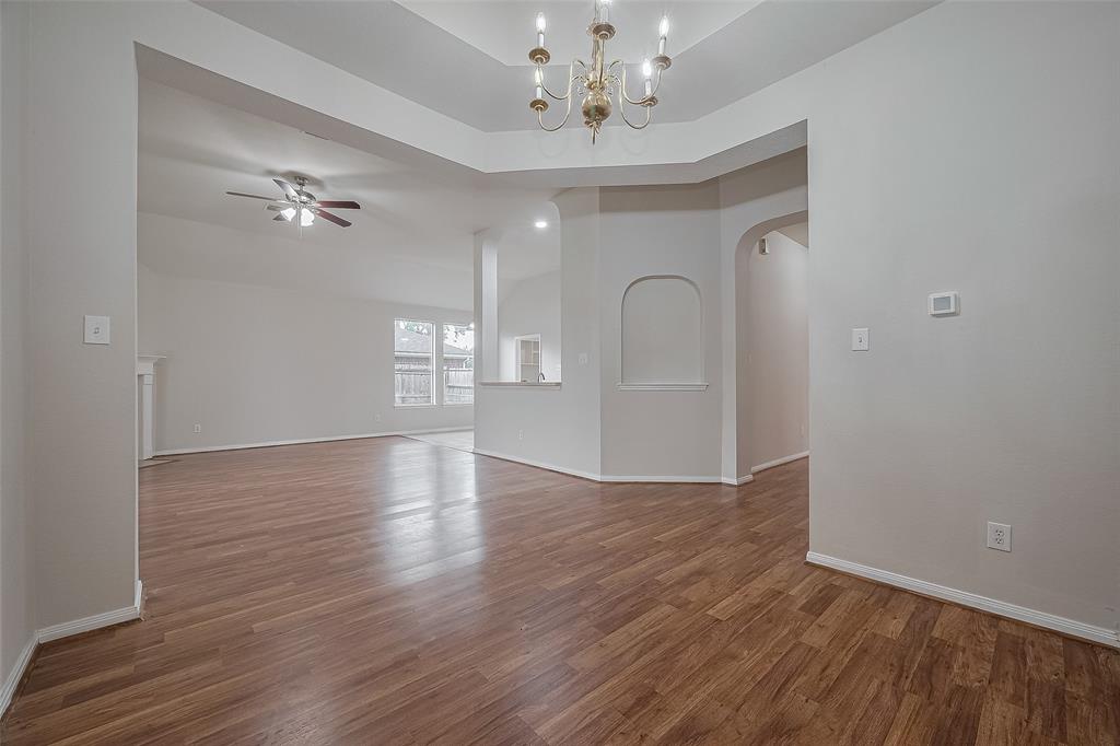 7407 Breda Drive, Baytown, Texas image 6