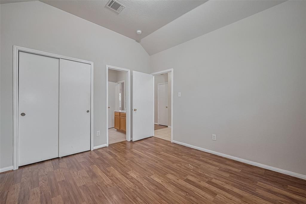 7407 Breda Drive, Baytown, Texas image 21