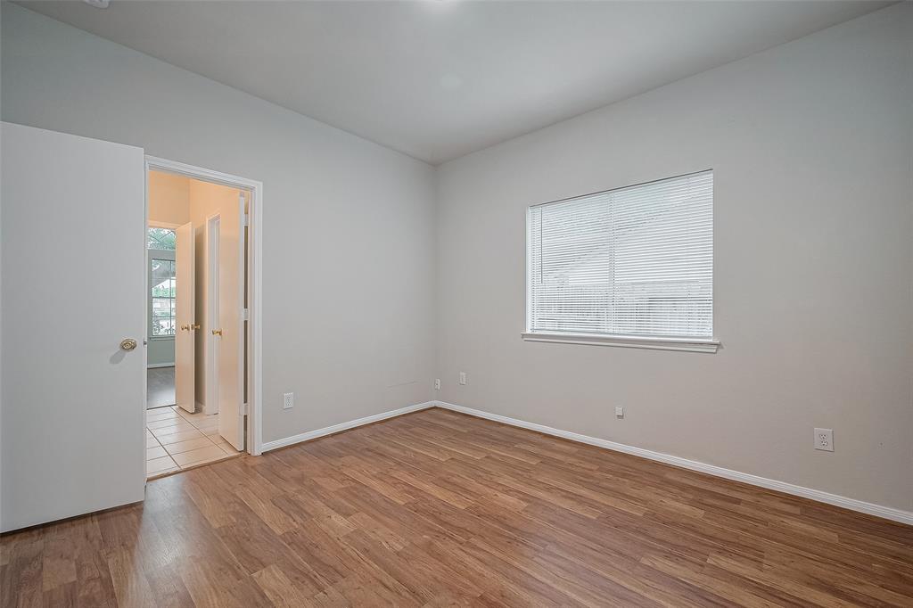 7407 Breda Drive, Baytown, Texas image 28