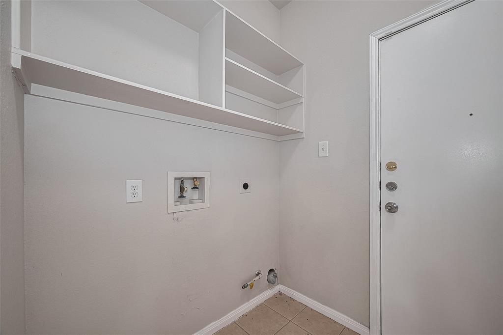 7407 Breda Drive, Baytown, Texas image 18