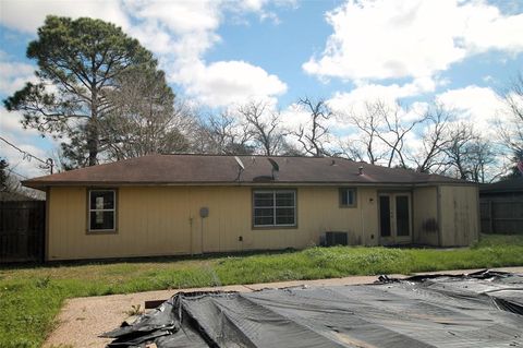 Single Family Residence in Brazoria TX 207 Avenue D 15.jpg