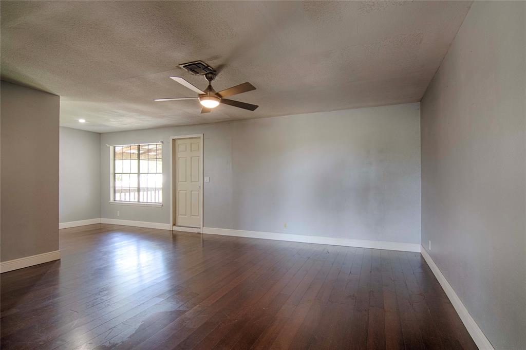 311 August Street, Schulenburg, Texas image 8