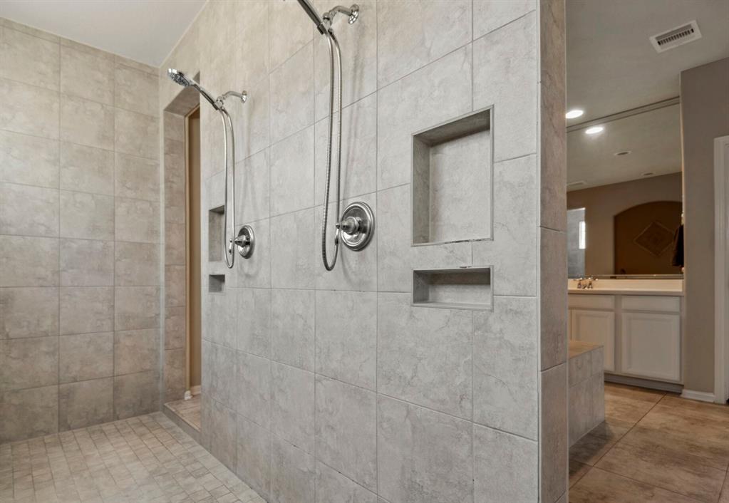 5727 Euclid Loop, Rosenberg, Texas image 10