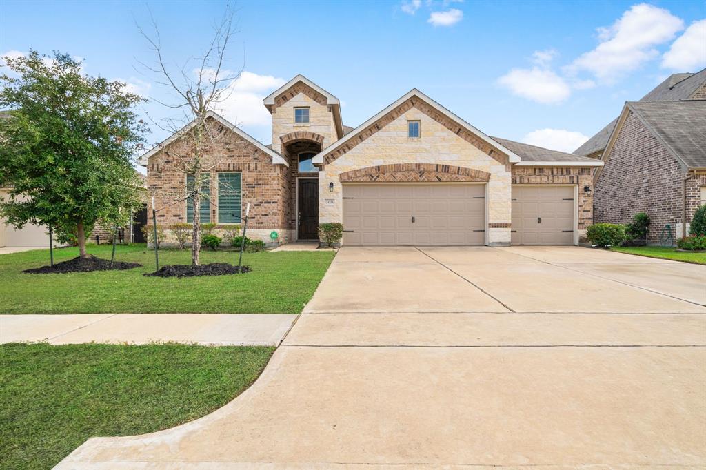 14754 Garner Falls Trail, Humble, Texas image 2