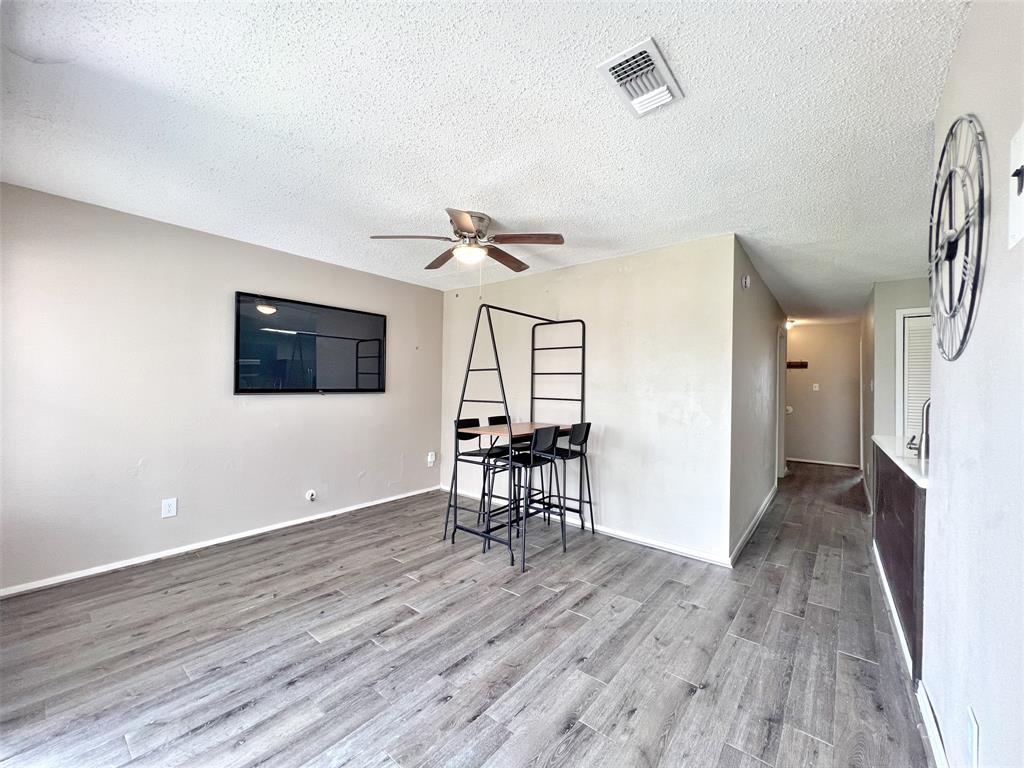 property-search 3 418 Garland Drive 201