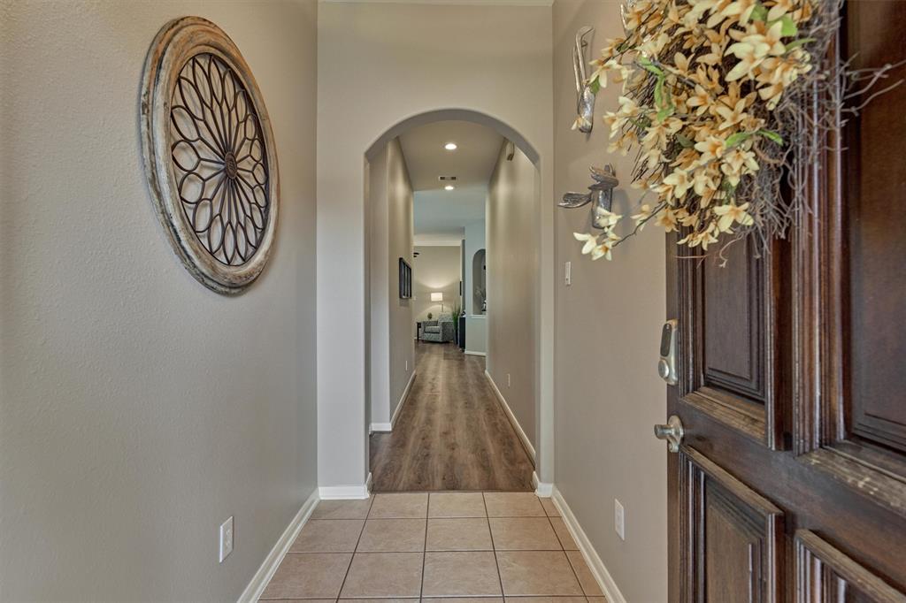 8726 Headstall Drive, Tomball, Texas image 2