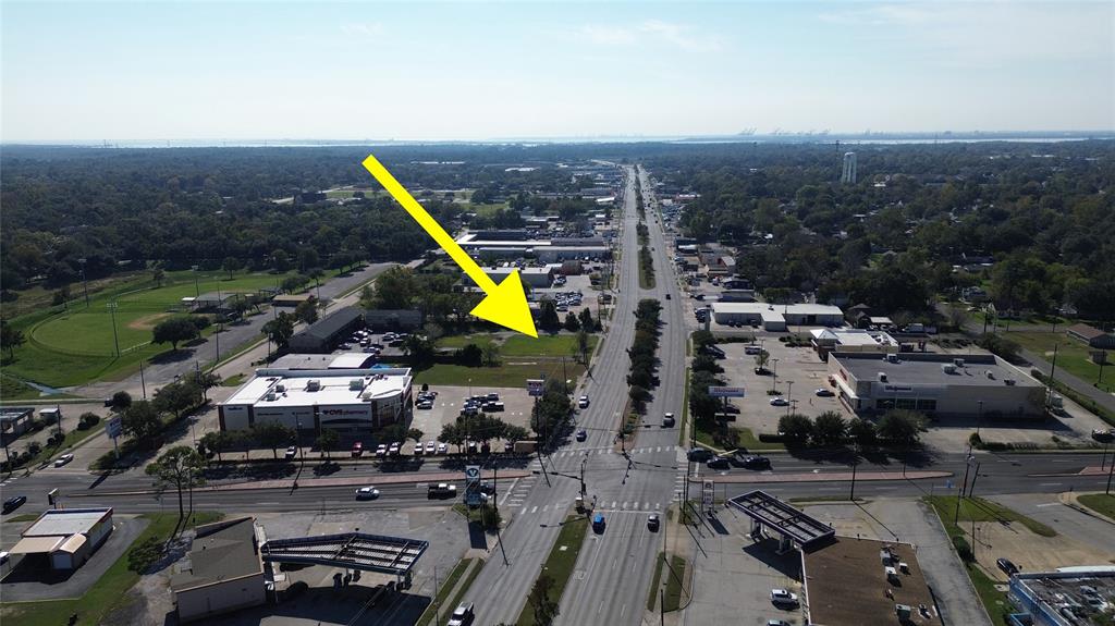 1500 N Alexander Drive, Baytown, Texas image 3