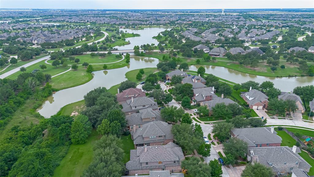 18415 Pin Oak Bend Drive, Cypress, Texas image 32