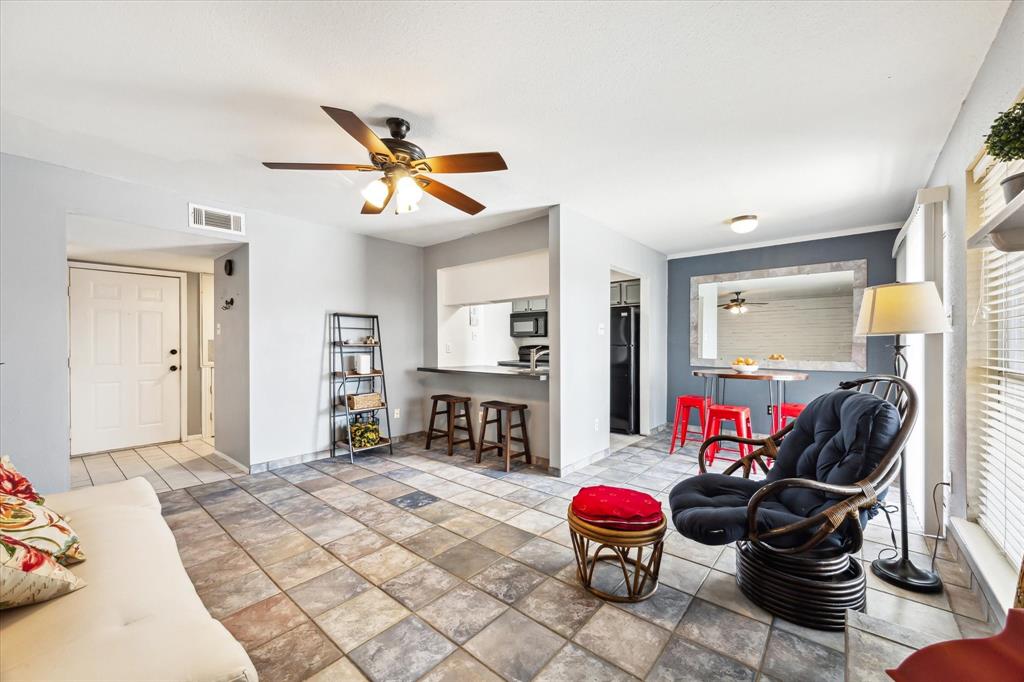 18515 Egret Bay Boulevard #808, Webster, Texas image 2
