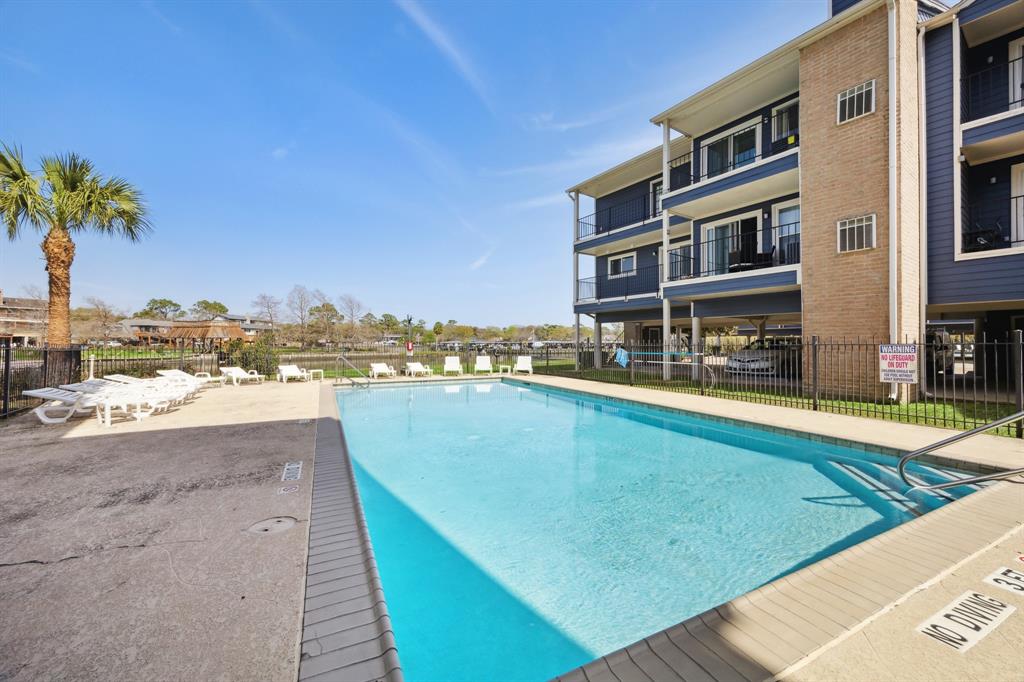 18515 Egret Bay Boulevard #808, Webster, Texas image 16