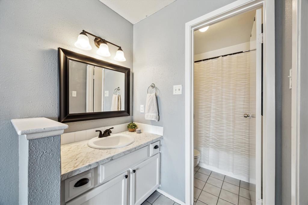 18515 Egret Bay Boulevard #808, Webster, Texas image 8
