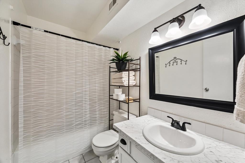 18515 Egret Bay Boulevard #808, Webster, Texas image 10