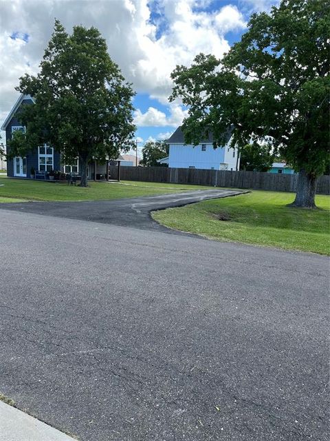 A home in Anahuac