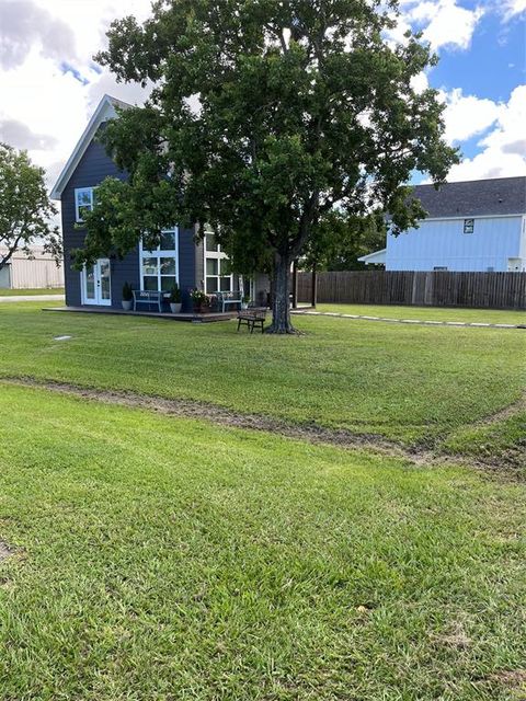 A home in Anahuac