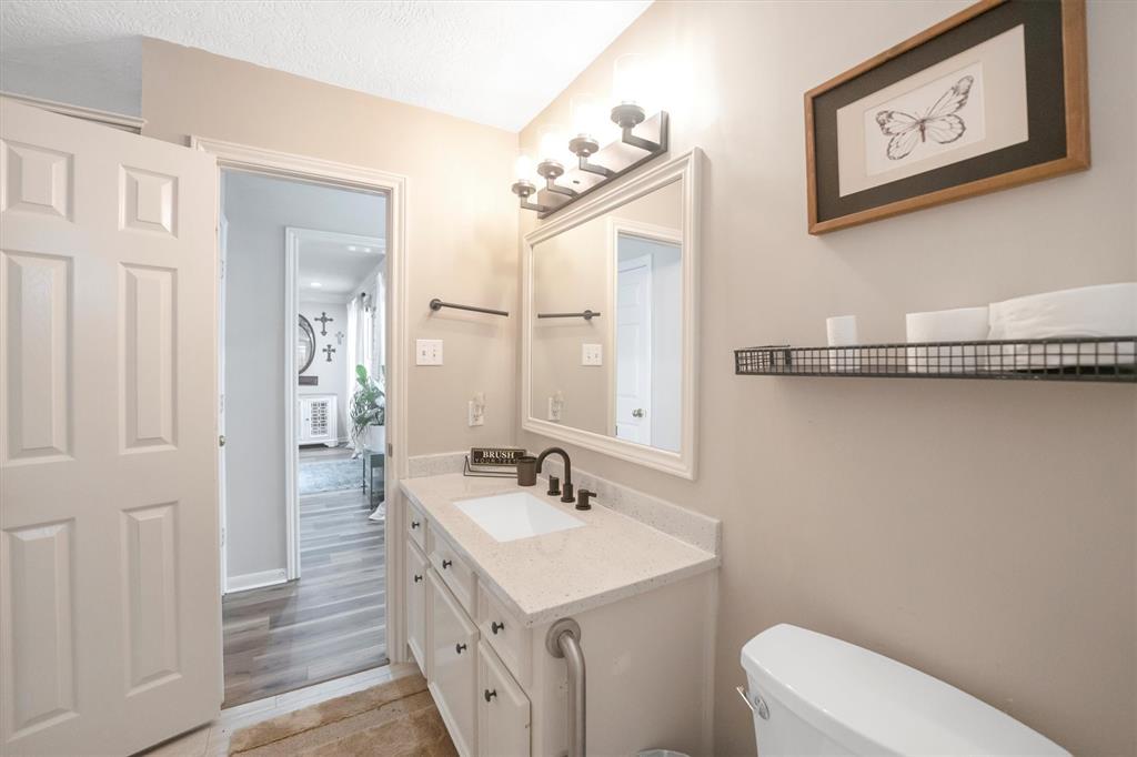 176 April Wind Drive, Conroe, Texas image 18