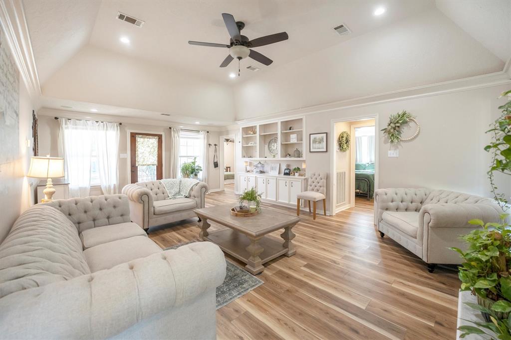 176 April Wind Drive, Conroe, Texas image 7