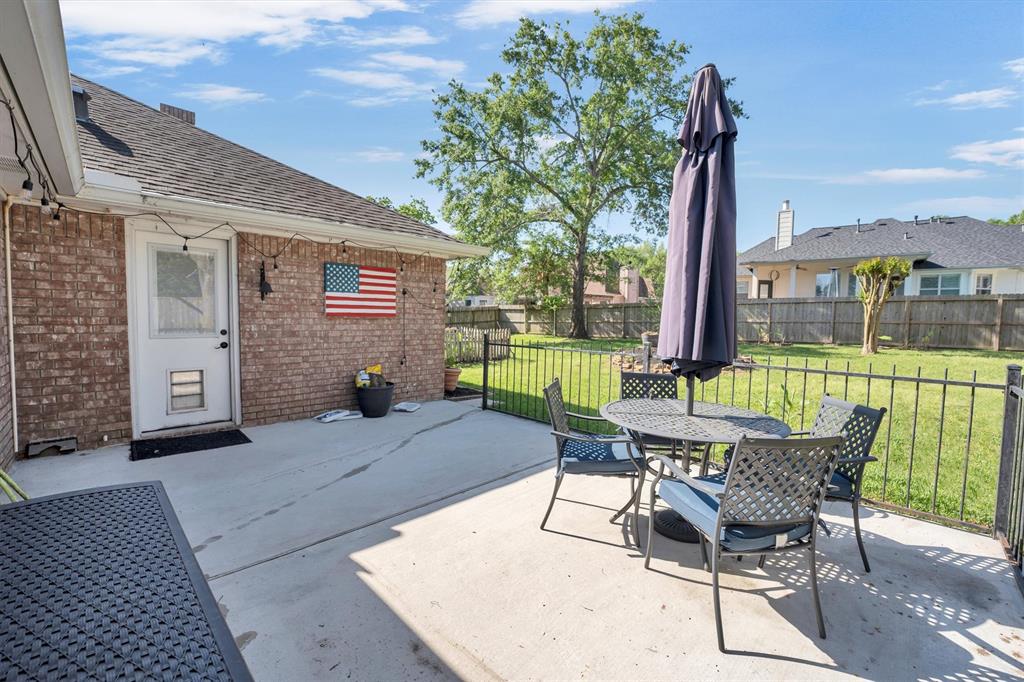 176 April Wind Drive, Conroe, Texas image 34