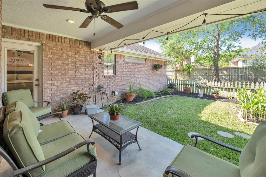 176 April Wind Drive, Conroe, Texas image 32
