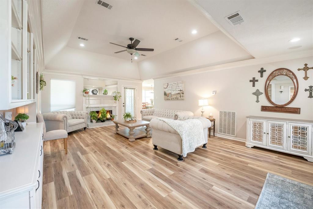 176 April Wind Drive, Conroe, Texas image 6