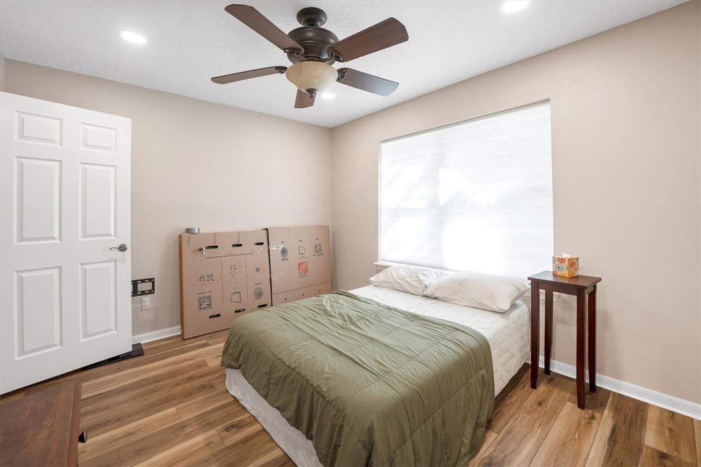 176 April Wind Drive, Conroe, Texas image 21