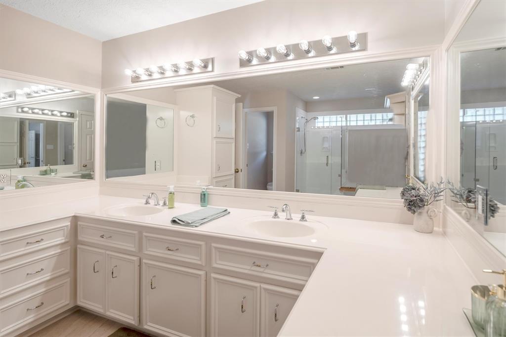 176 April Wind Drive, Conroe, Texas image 12