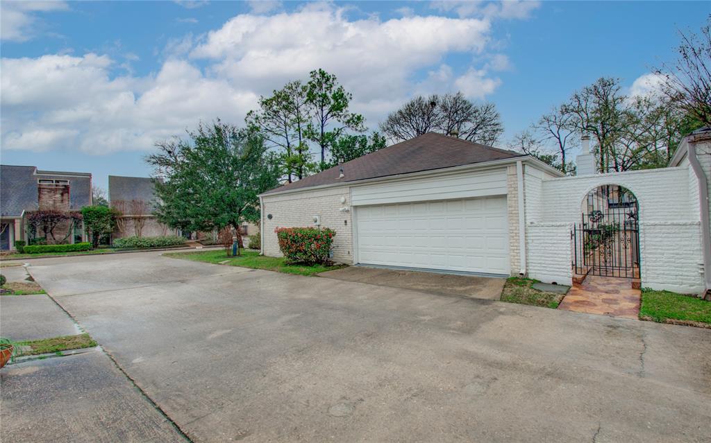 9628 Longmont Drive, Houston, Texas image 41