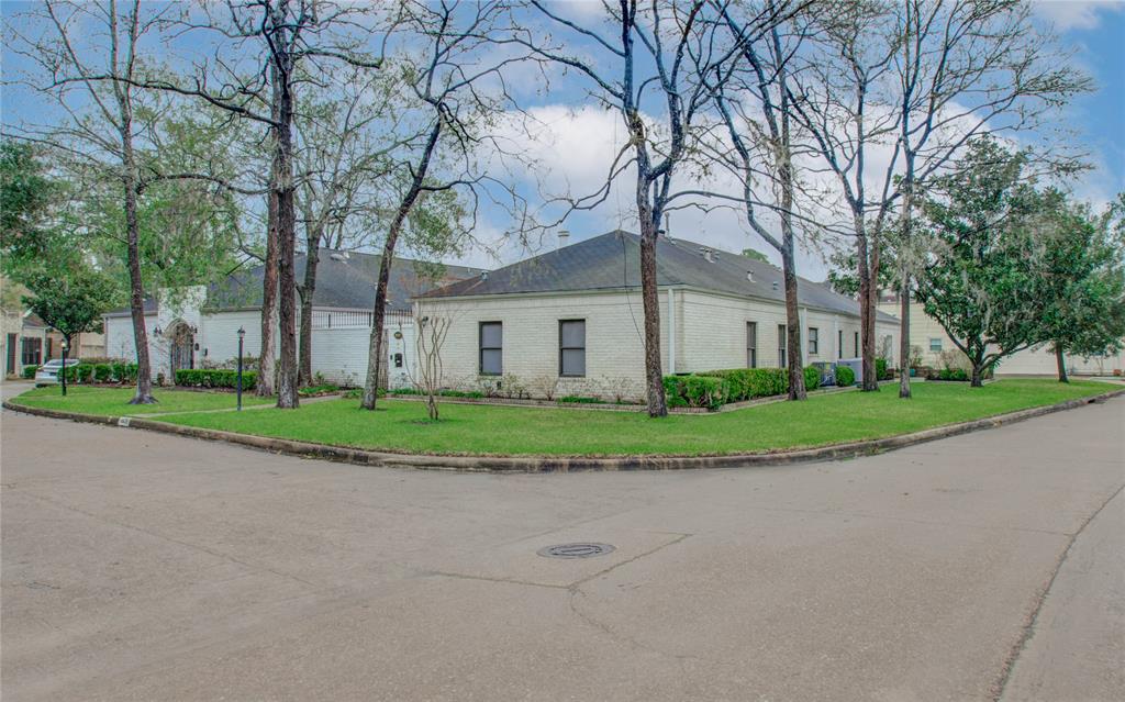 9628 Longmont Drive, Houston, Texas image 39