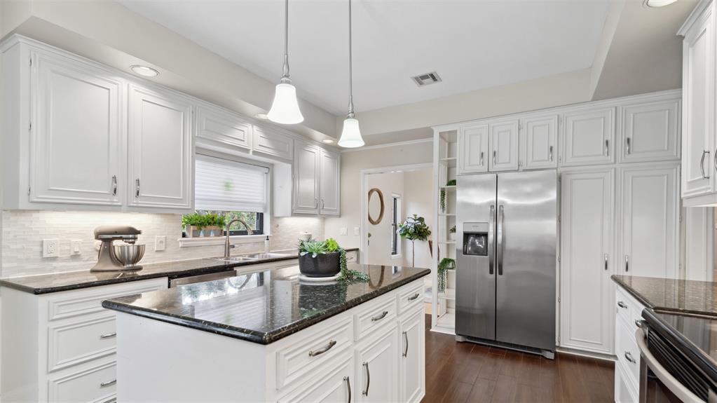 9628 Longmont Drive, Houston, Texas image 35