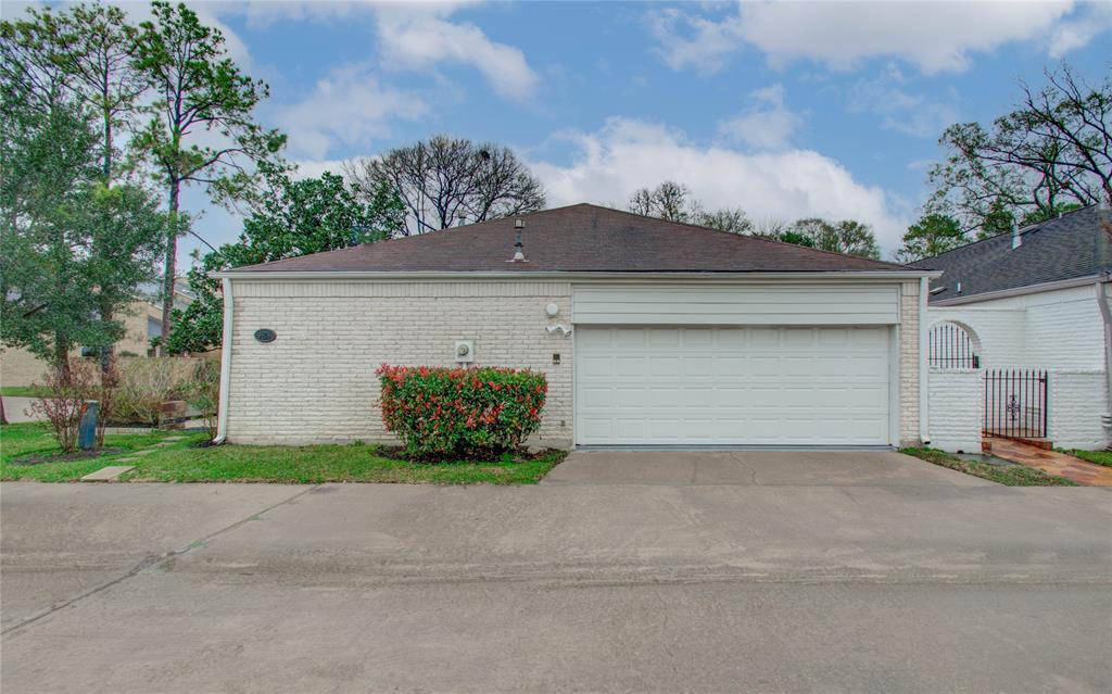 9628 Longmont Drive, Houston, Texas image 42