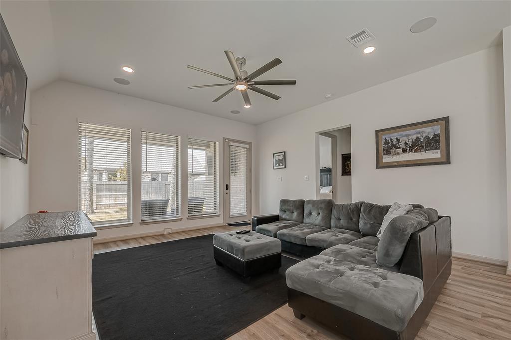 17192 Wild Robin Lane, Conroe, Texas image 11