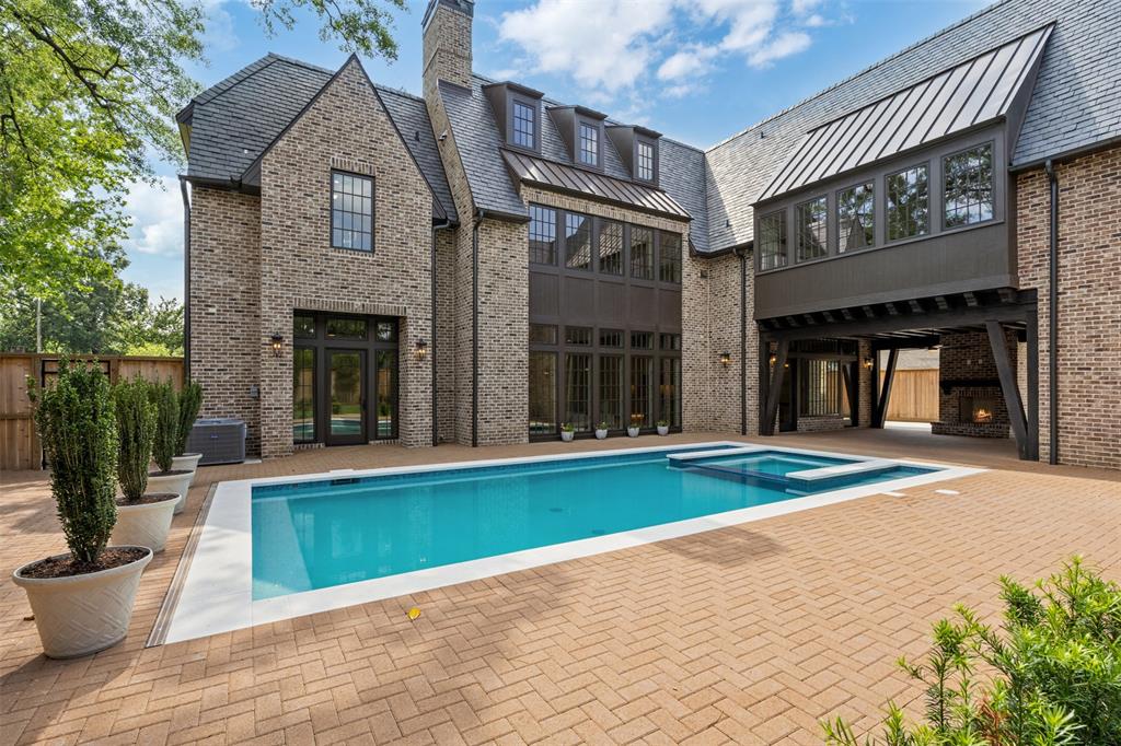 606 Pinehaven Drive