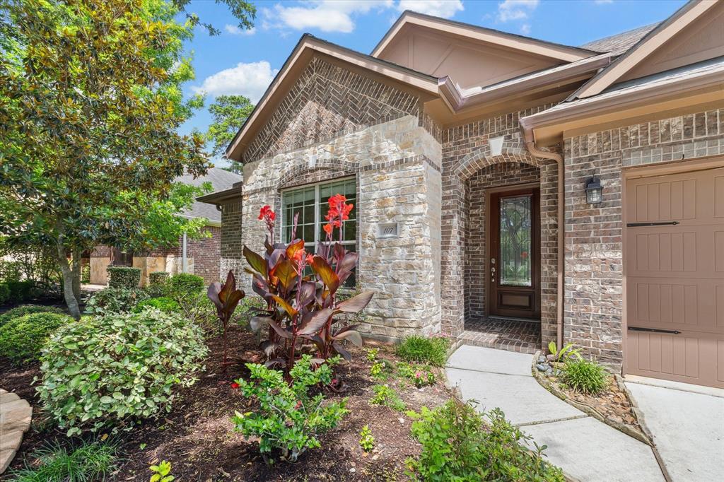 107 N Greenprint Circle, Tomball, Texas image 2