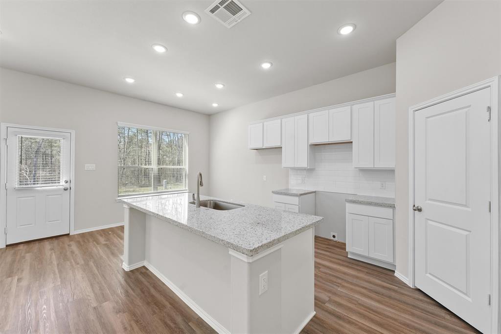 11069 Magnolia Bend, Conroe, Texas image 8