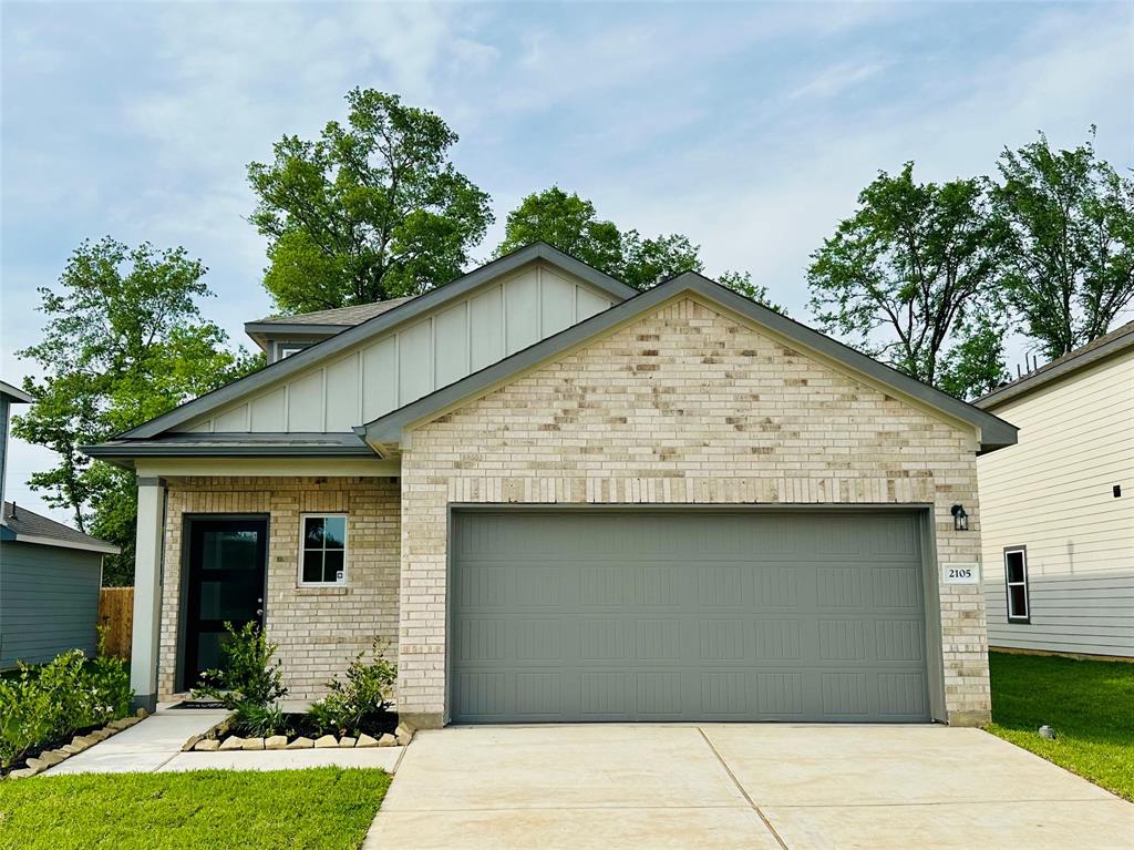 2105 Caney Creek Lane, Conroe, Texas image 1